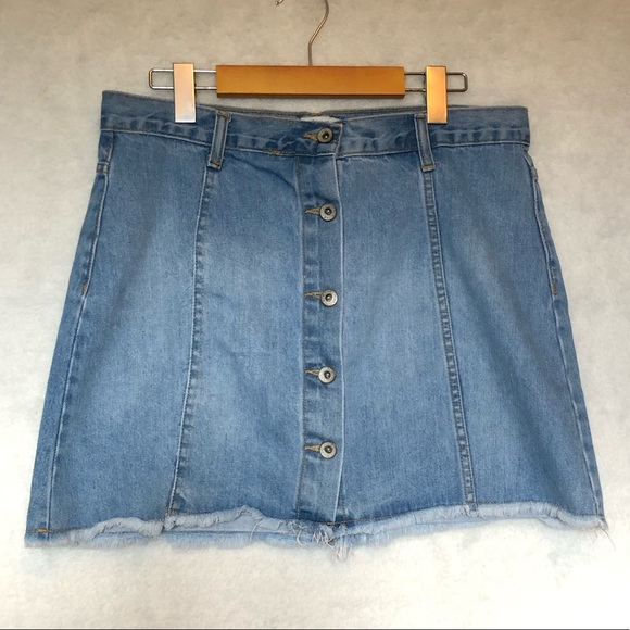 Forever 21 Denim button mini skirt - Picture 2 of 7